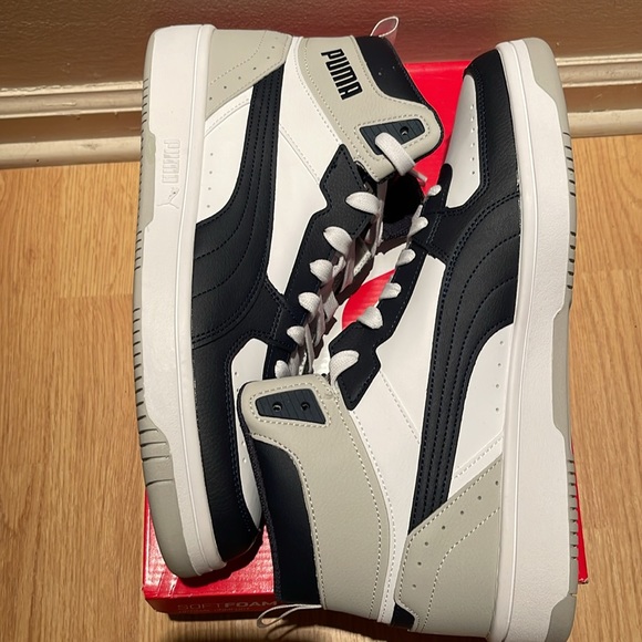 Men’s Puma High Top Sneakers - Picture 3 of 7